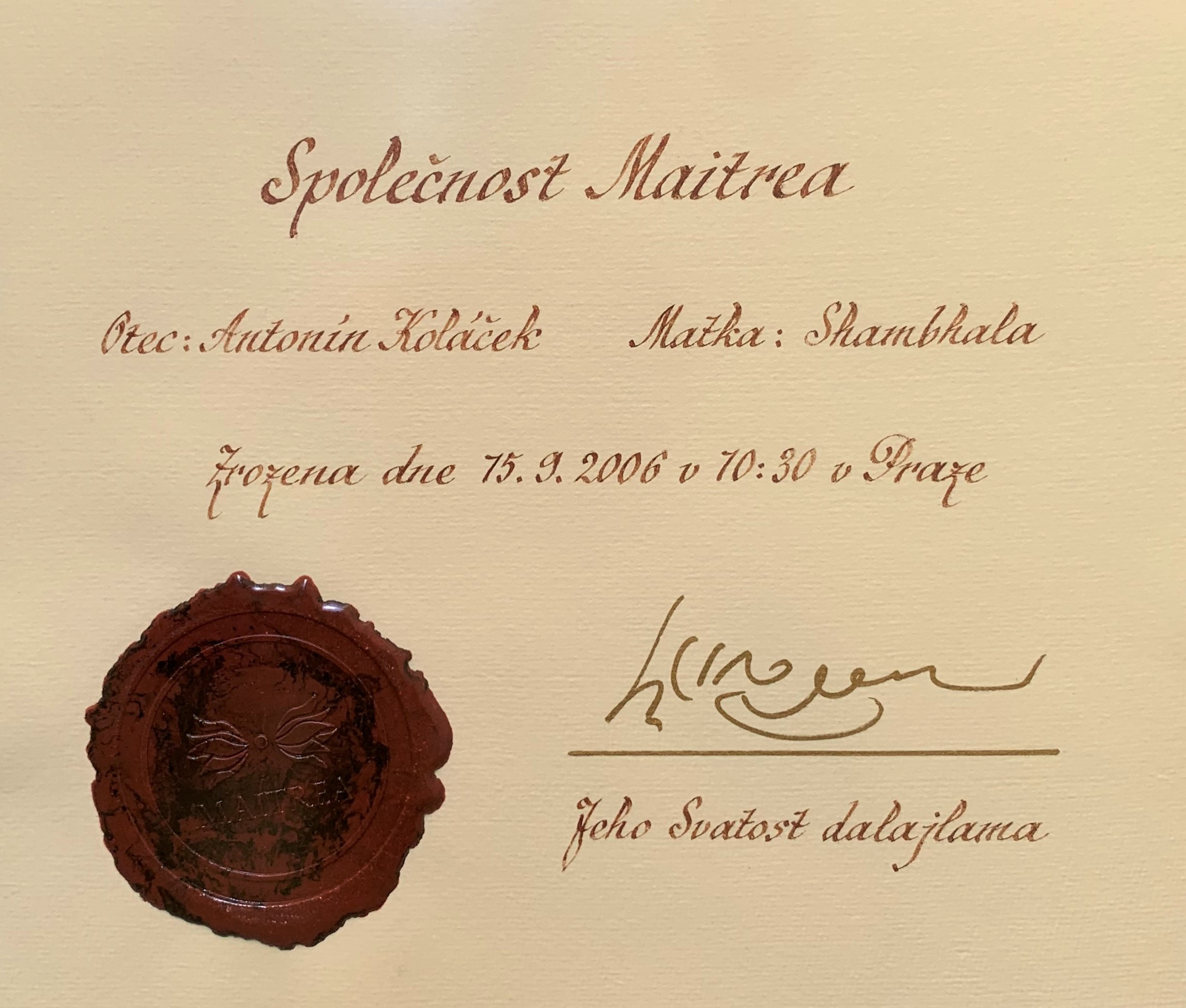 Maitrea byla založena v roce 2006 s požehnáním Jeho Svatosti dalajlámy.